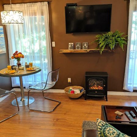 Apartamento Oceanspray Hideaway North Saanich Exterior foto