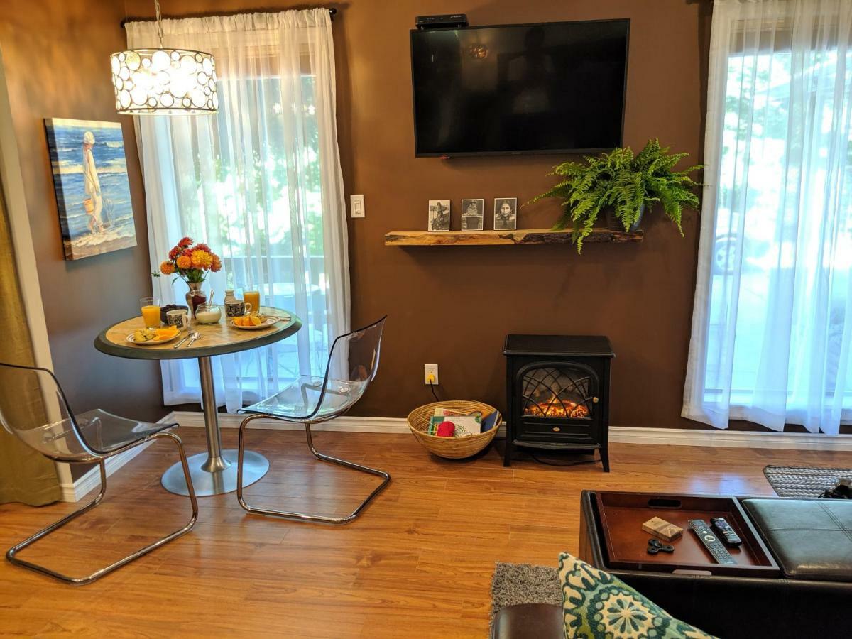 Apartamento Oceanspray Hideaway North Saanich Exterior foto