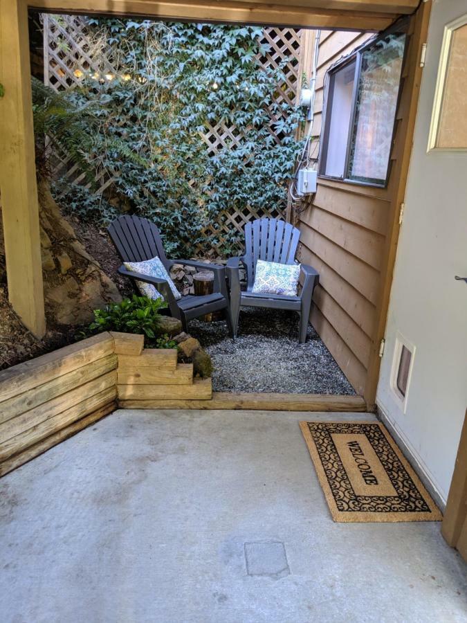 Apartamento Oceanspray Hideaway North Saanich Exterior foto