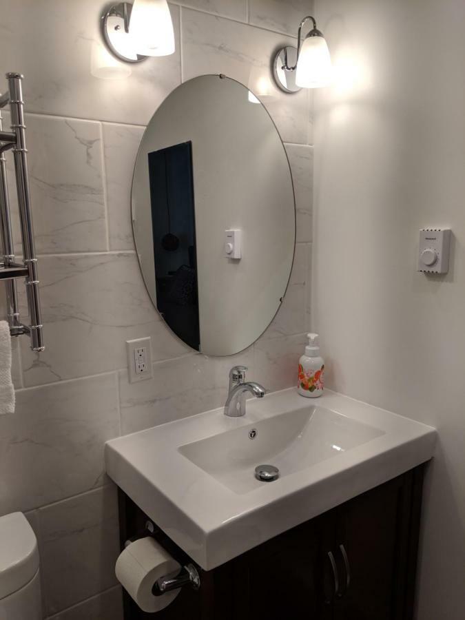 Apartamento Oceanspray Hideaway North Saanich Exterior foto
