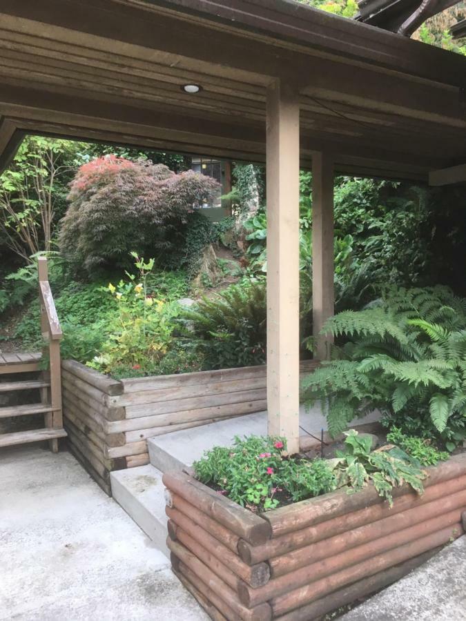 Apartamento Oceanspray Hideaway North Saanich Exterior foto